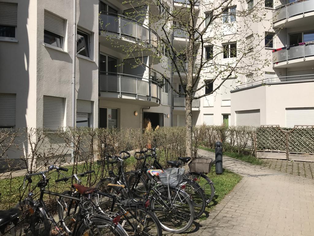 Kn Kahtan Boarding House Lägenhet München Exteriör bild