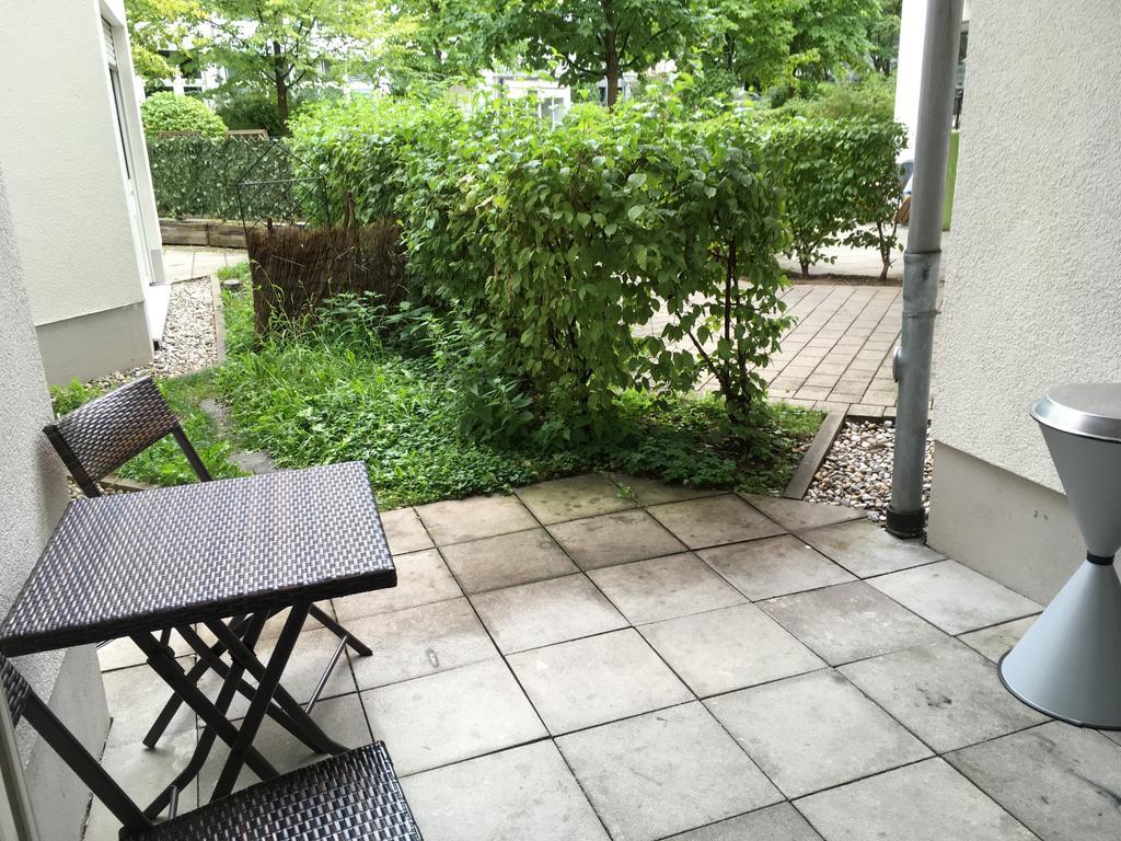 Kn Kahtan Boarding House Lägenhet München Exteriör bild