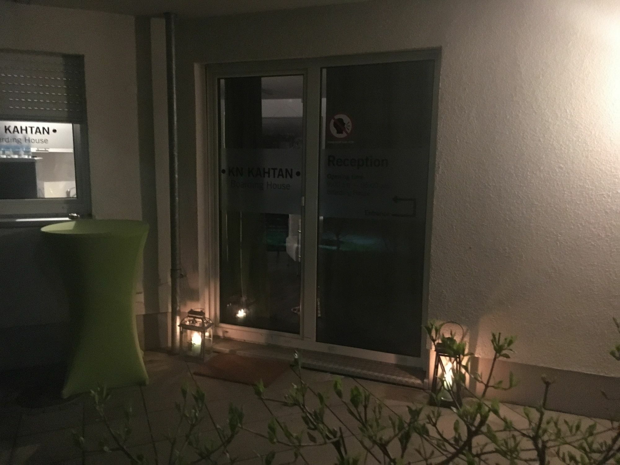 Kn Kahtan Boarding House Lägenhet München Exteriör bild
