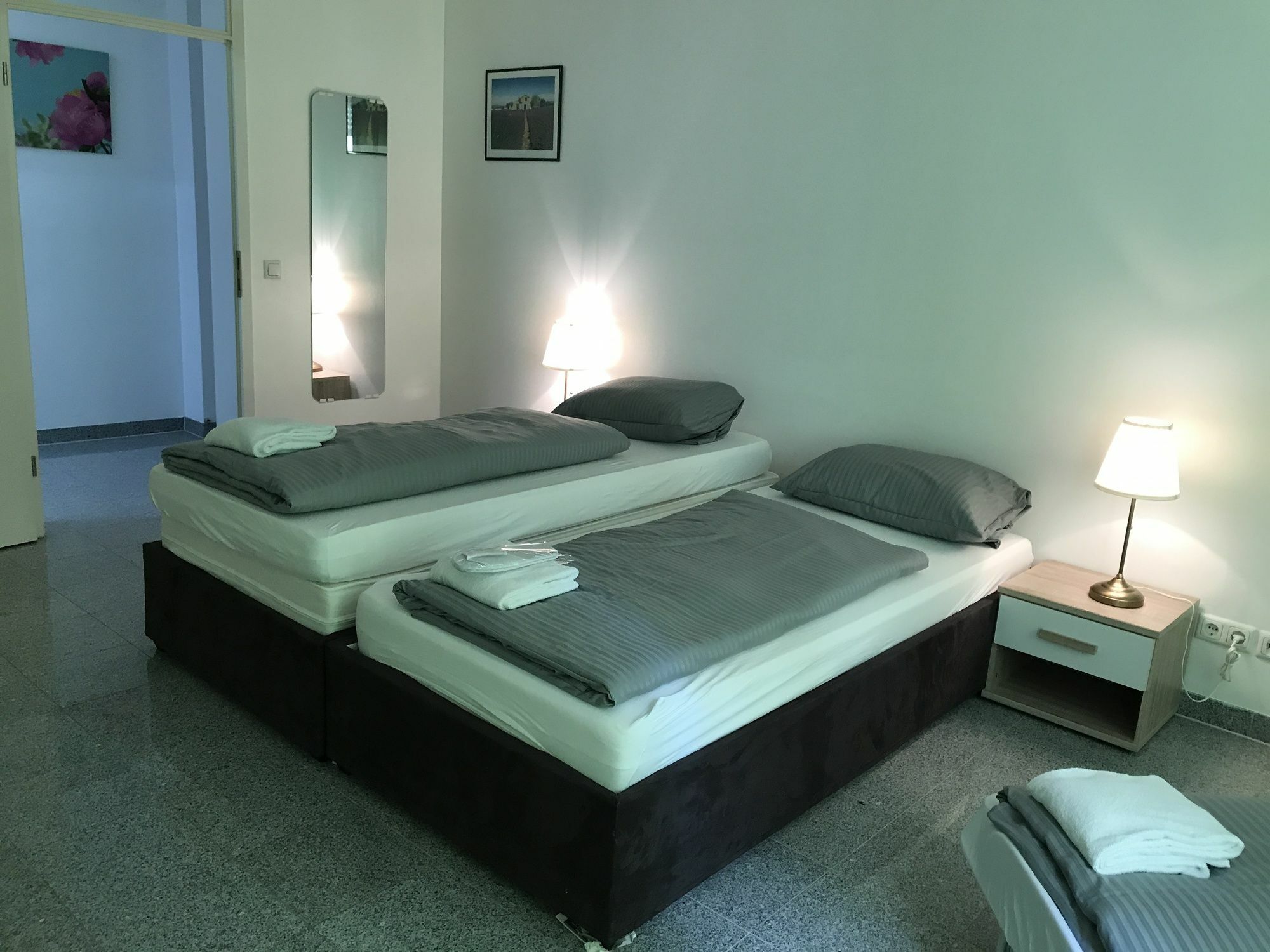 Kn Kahtan Boarding House Lägenhet München Exteriör bild
