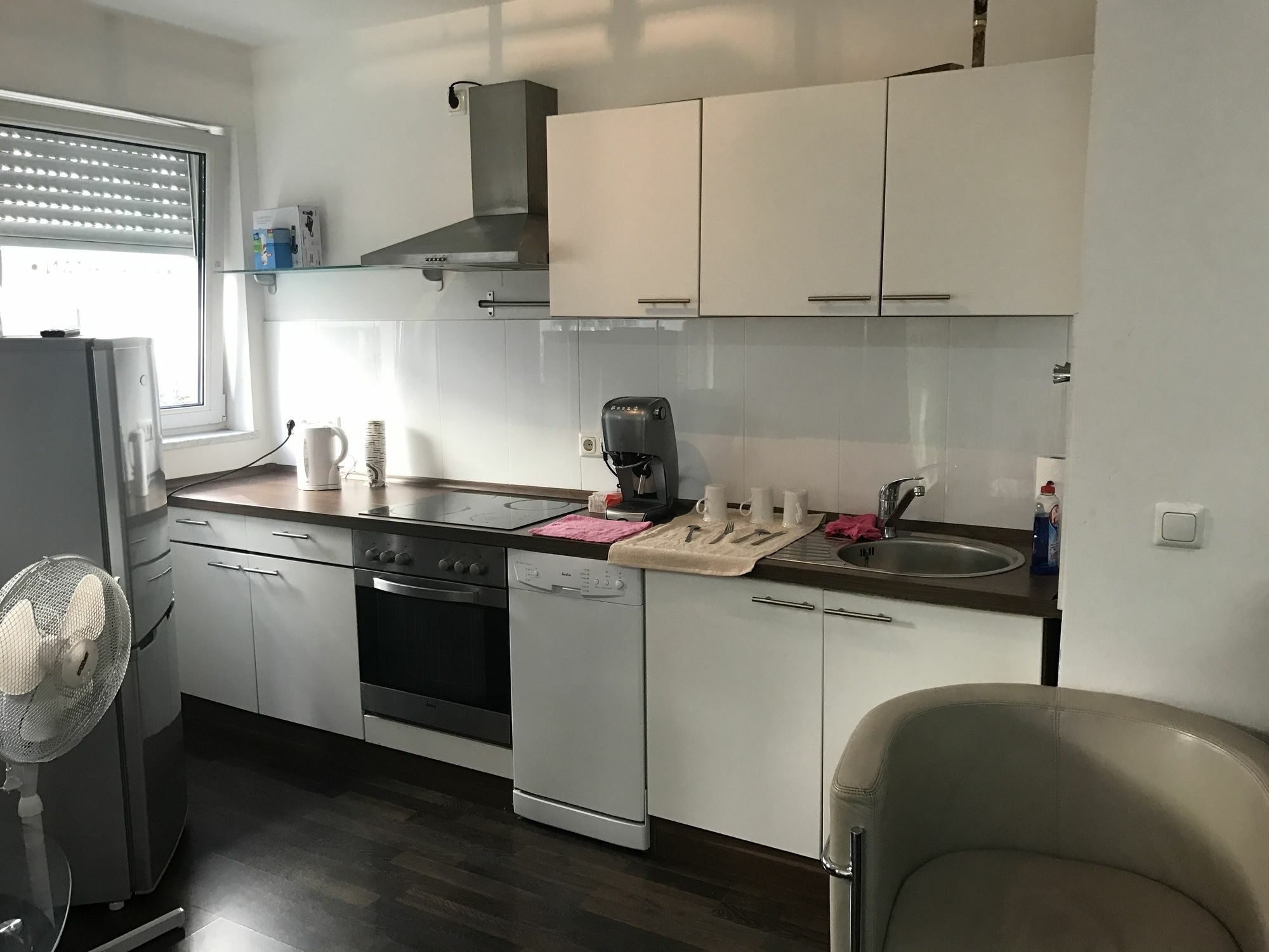 Kn Kahtan Boarding House Lägenhet München Exteriör bild