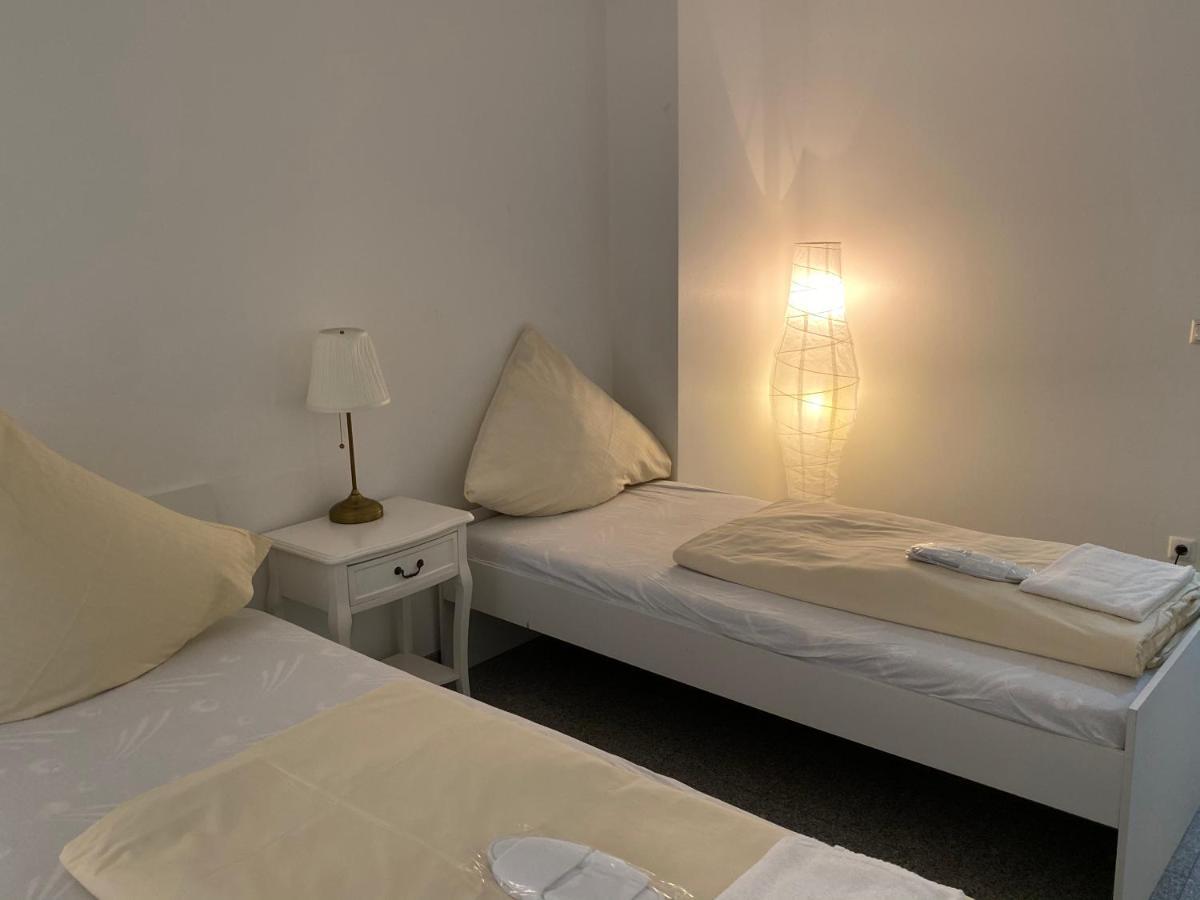 Kn Kahtan Boarding House Lägenhet München Exteriör bild