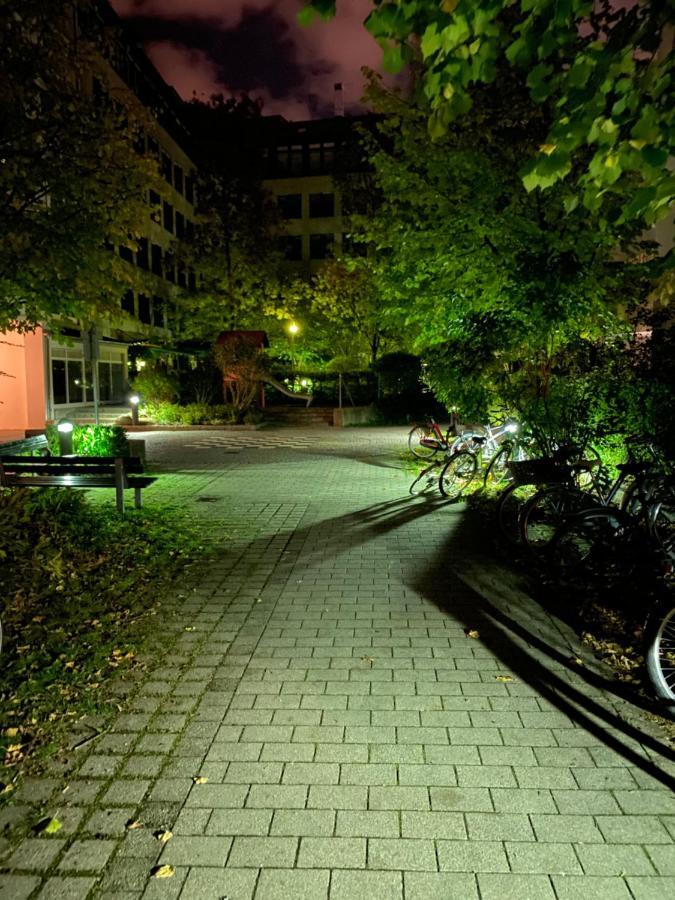 Kn Kahtan Boarding House Lägenhet München Exteriör bild